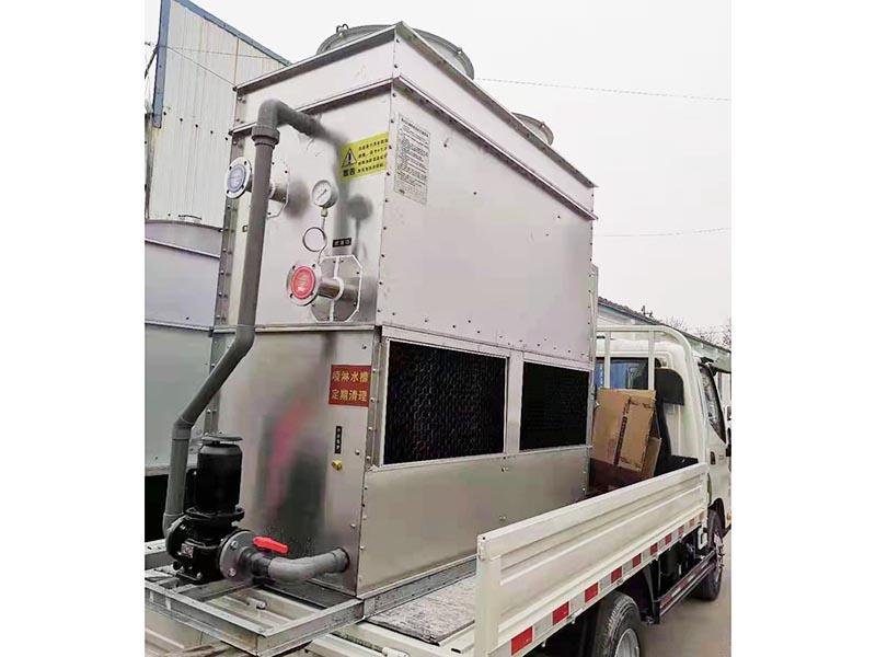 Closed cooling tower