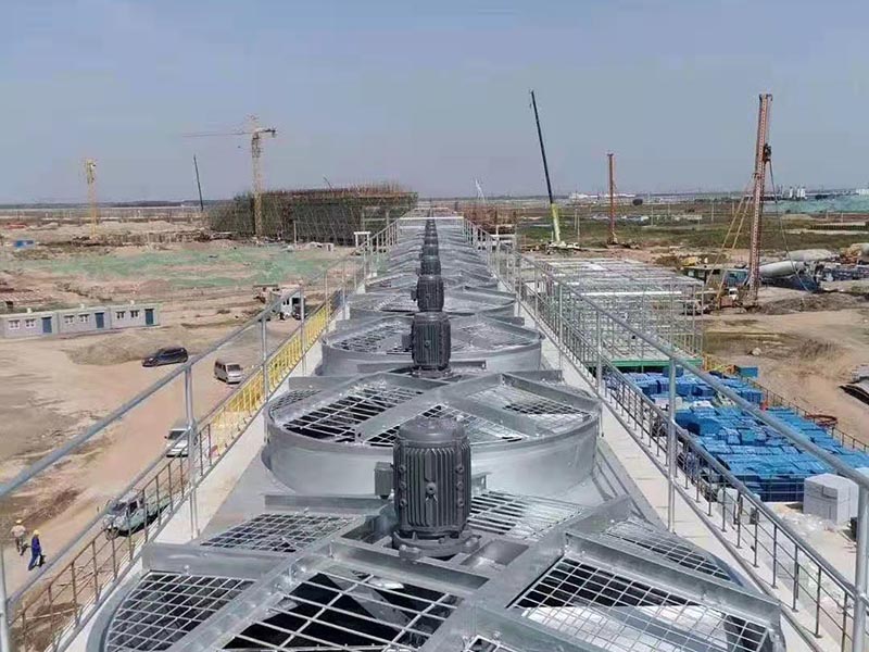 Closed cooling tower