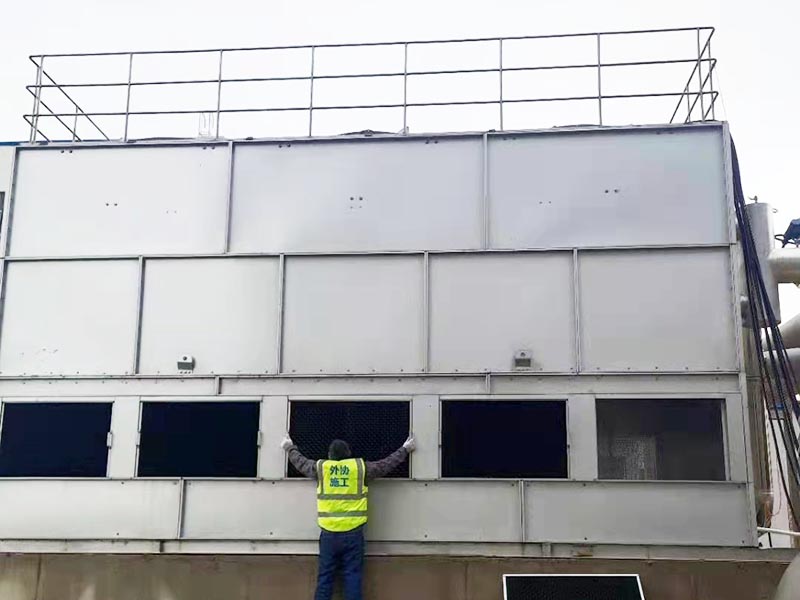 Closed cooling tower