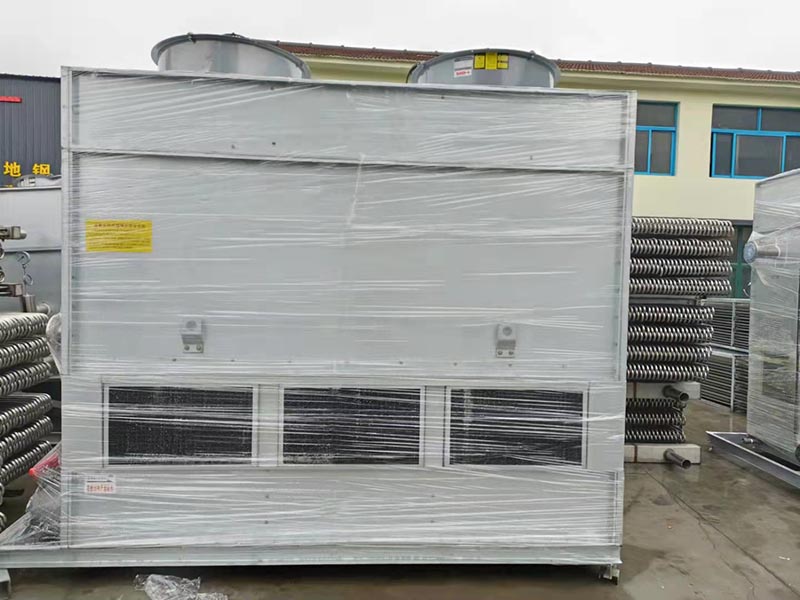 Closed cooling tower